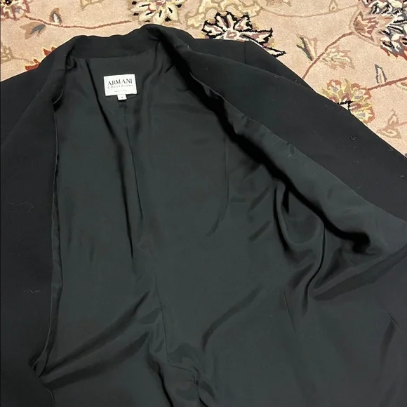 Armani Collezioni Elegant fitted Black Blazer - Picture 4 of 6